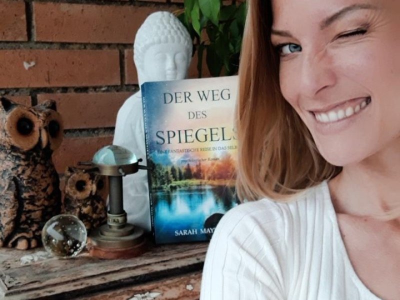 Sarah Maynight und ihr Debütroman